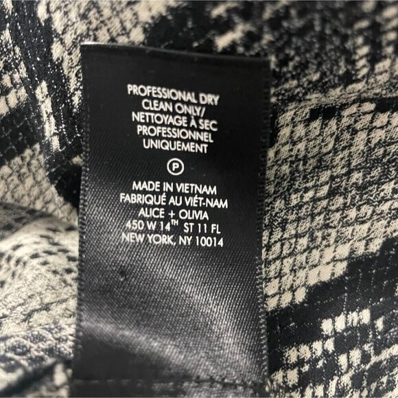 Alice + Olivia Black and White Snake Print Skinny Pants - Picture 11 of 11